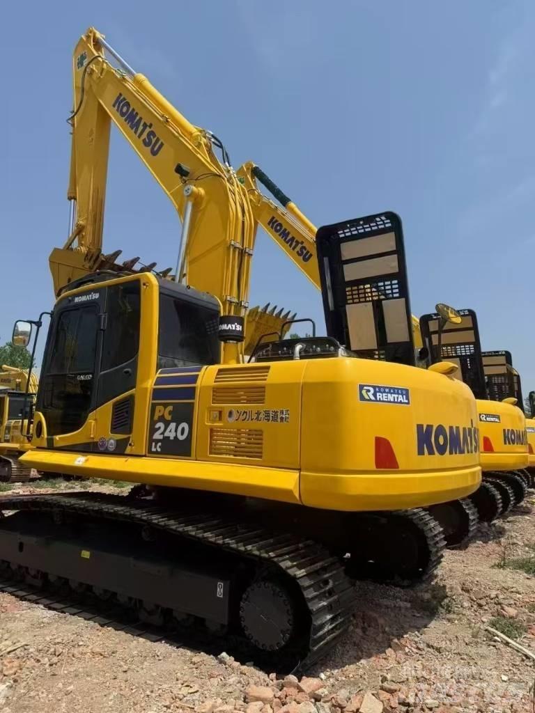 Komatsu 240LC-8 حفارات زحافة