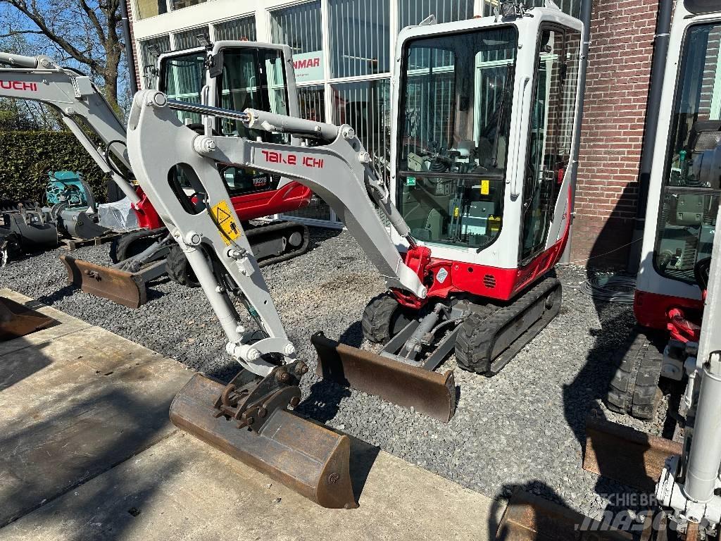 Takeuchi TB 216 A حفارات صغيرة أقل من 7 طن (حفارات صغيرة)