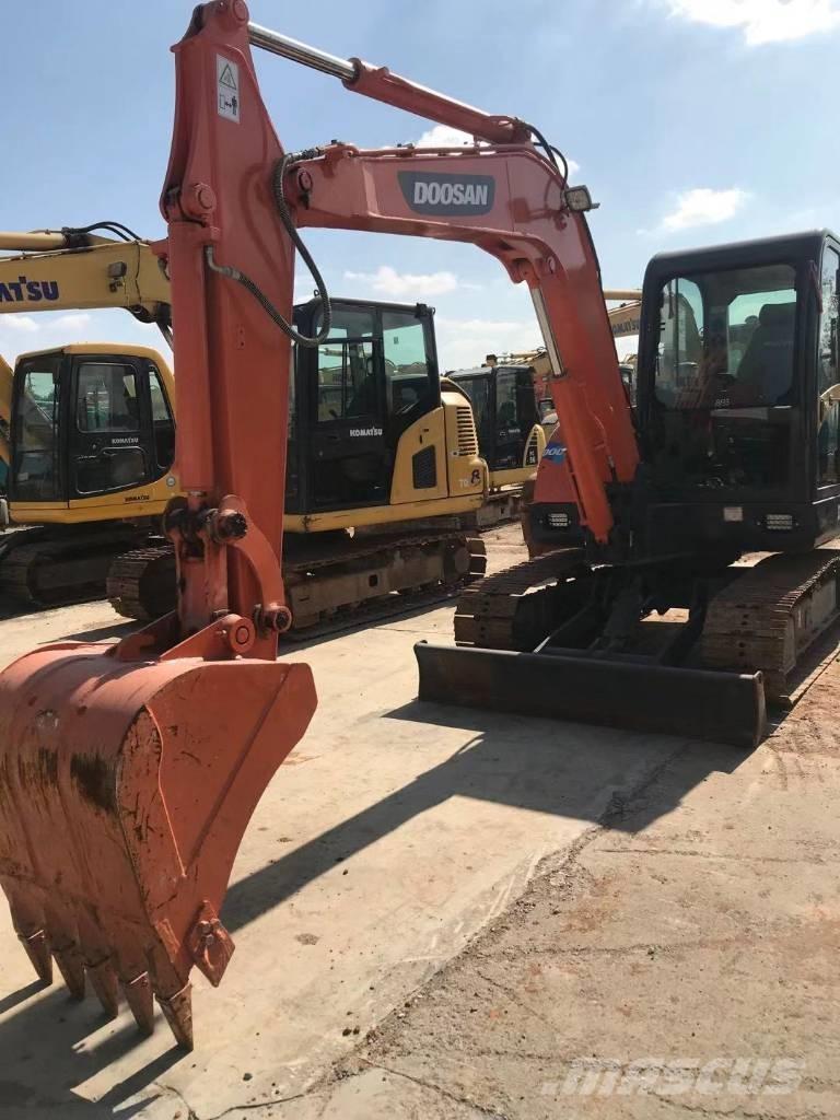 Doosan dx60 حفارات زحافة