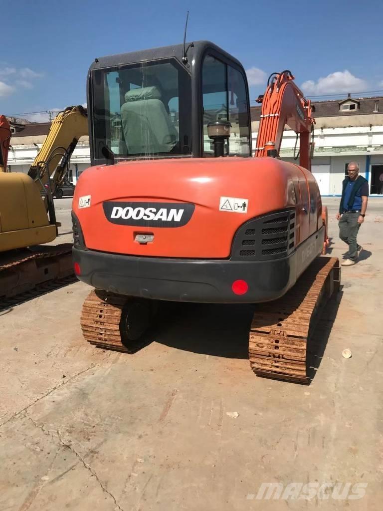 Doosan dx60 حفارات زحافة