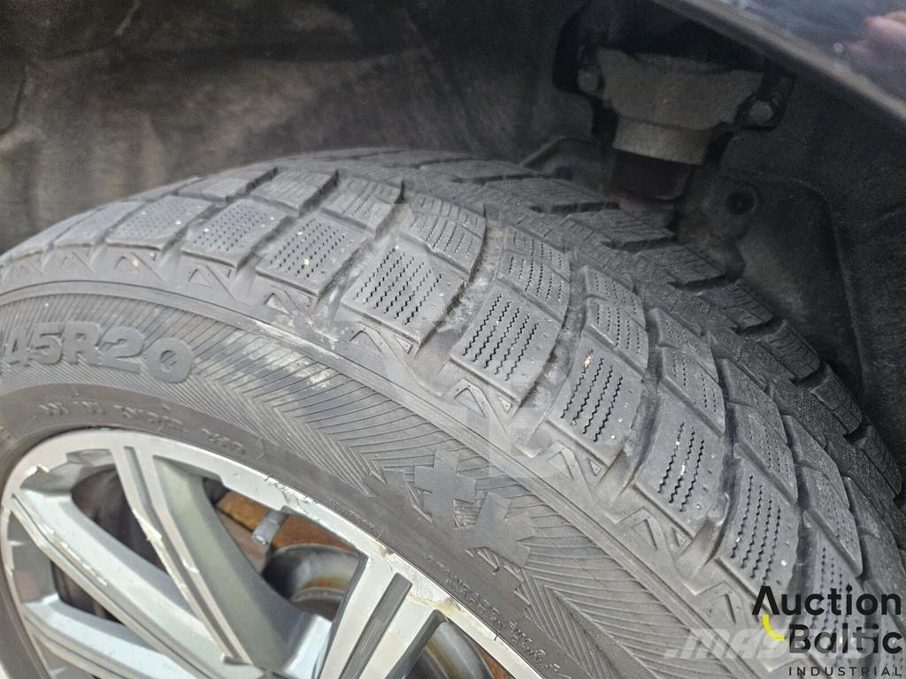 Audi Q7 سيارات