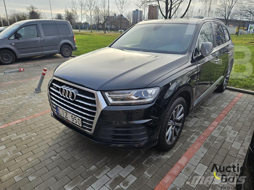 Audi Q7 سيارات