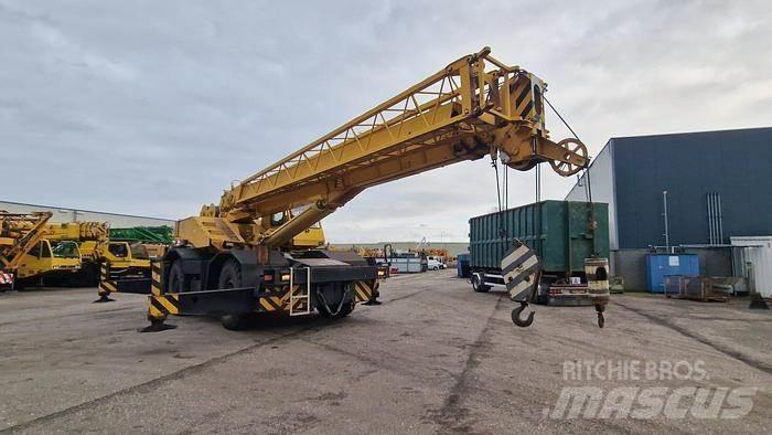 Tadano TR-400E رافعات الطرق الوعرة