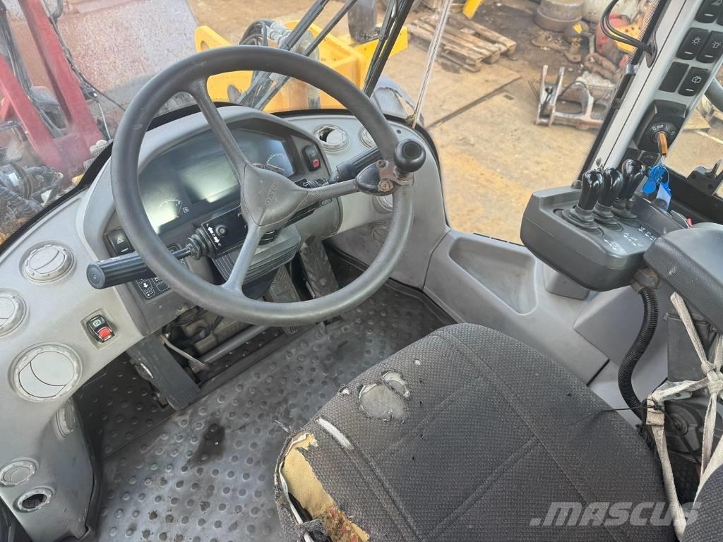Volvo L 120 G لوادر بعجل