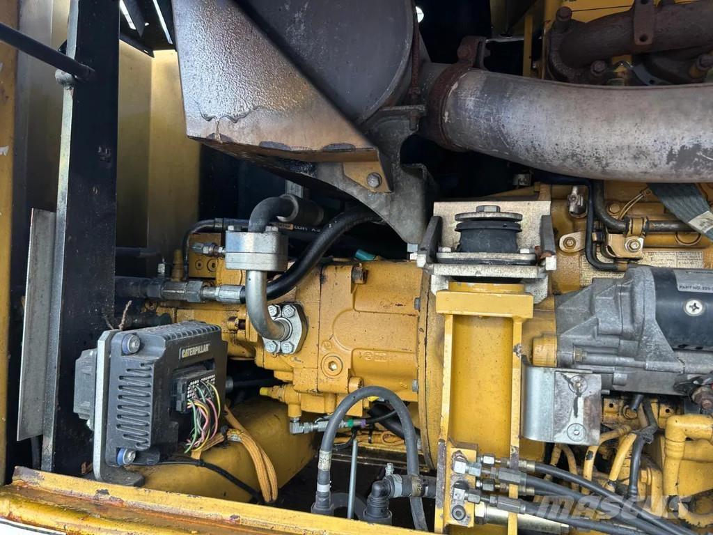 CAT M316D حفارات بعجل