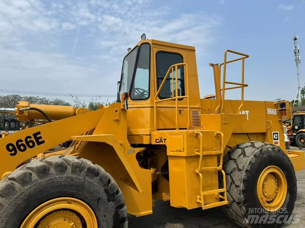 CAT 950E لوادر بعجل