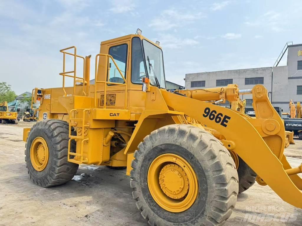 CAT 950E لوادر بعجل