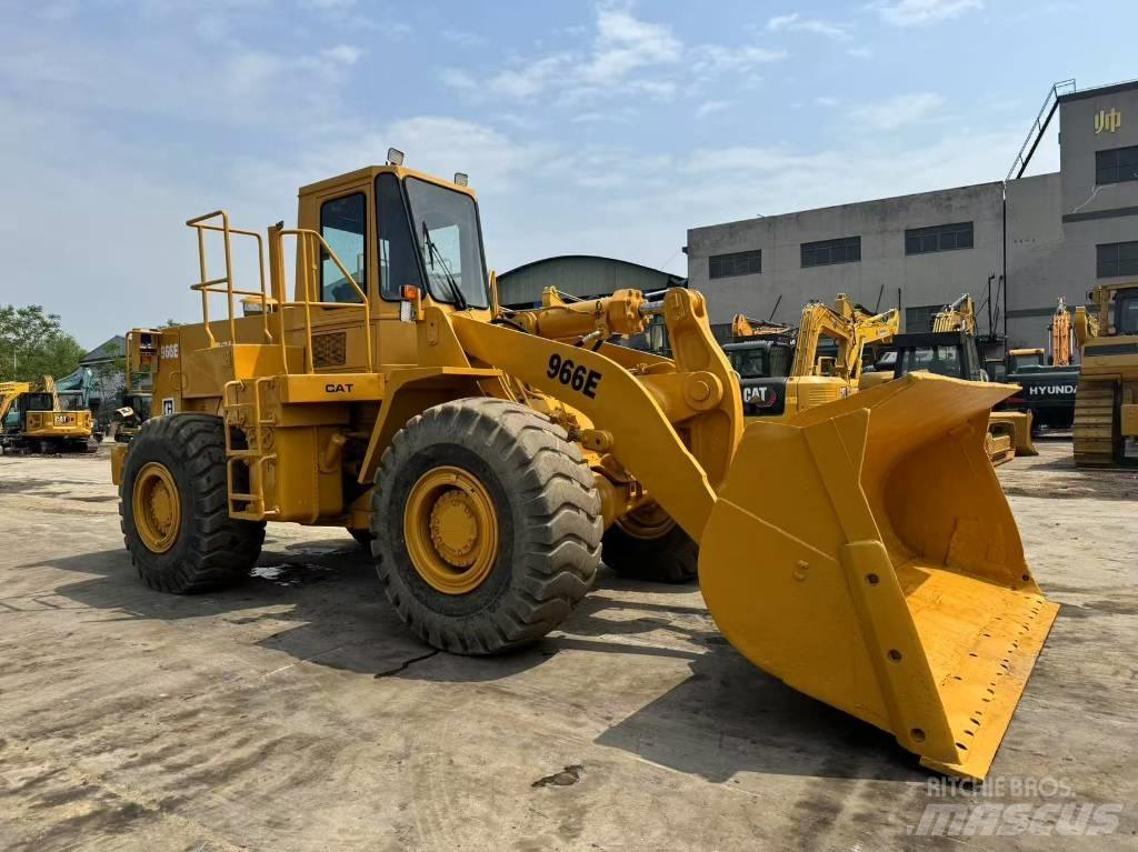 CAT 950E لوادر بعجل