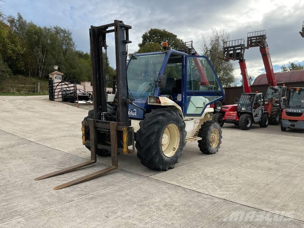 Manitou M 26.4 شاحنات الطرق الوعرة