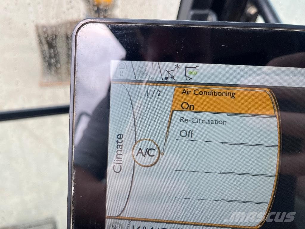 JCB 140X LC حفارات زحافة
