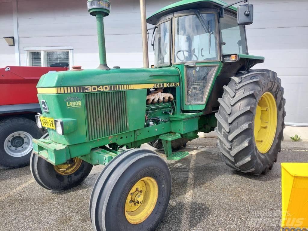 John Deere 3040 الجرارات