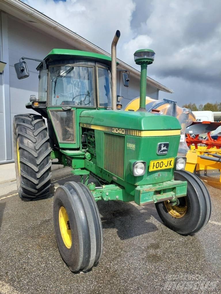 John Deere 3040 الجرارات