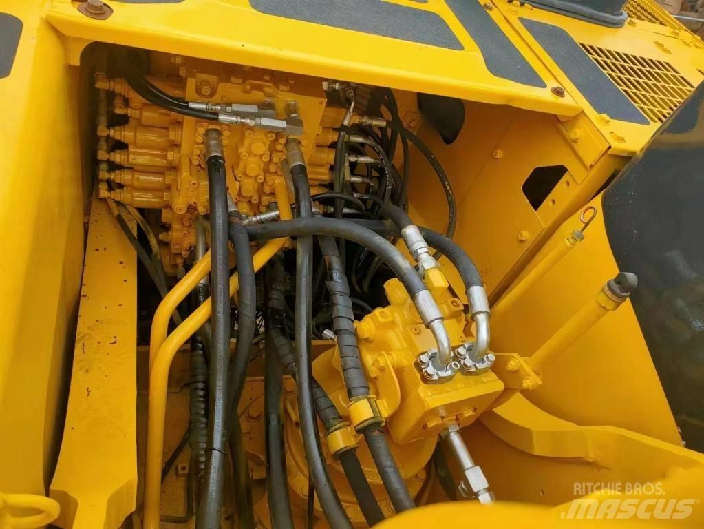 Komatsu PC 220-7 حفارات زحافة