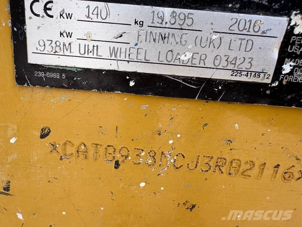 CAT 938 M لوادر بعجل