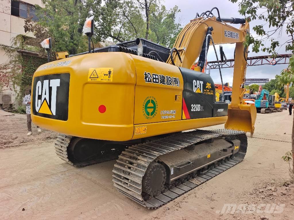 CAT 320D حفارات زحافة