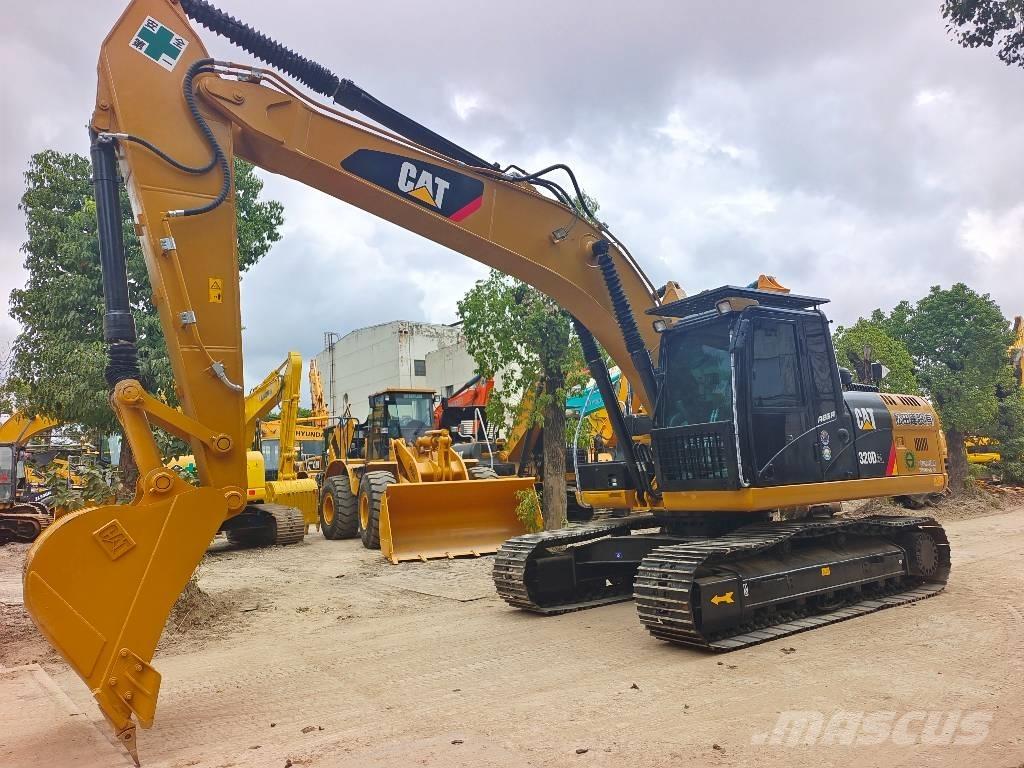 CAT 320D حفارات زحافة