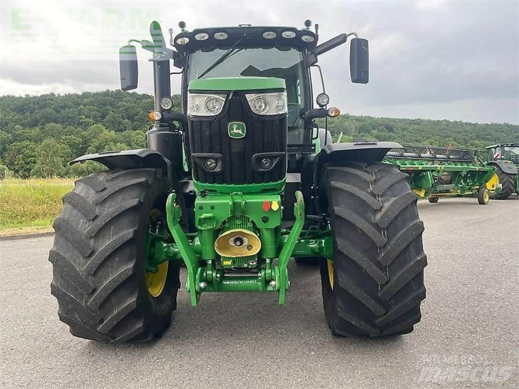John Deere 6215r الجرارات