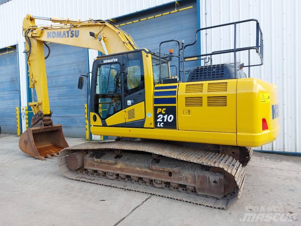 Komatsu PC210LC-10 حفارات زحافة