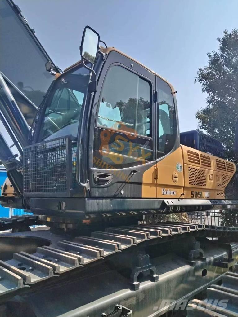 Hyundai R 505 L VS حفارات زحافة