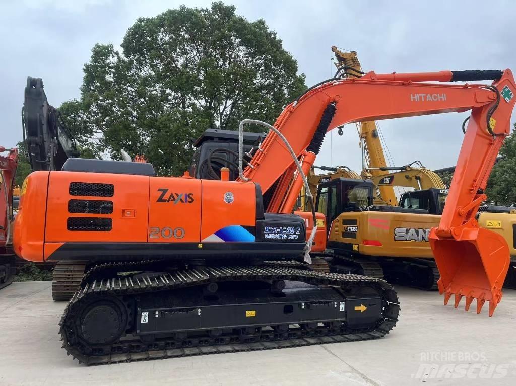 Hitachi zx200 حفارات زحافة
