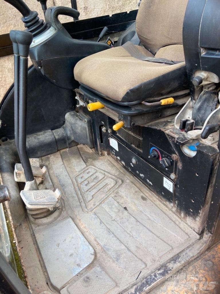 JCB 8025 ZTS حفارات صغيرة أقل من 7 طن (حفارات صغيرة)