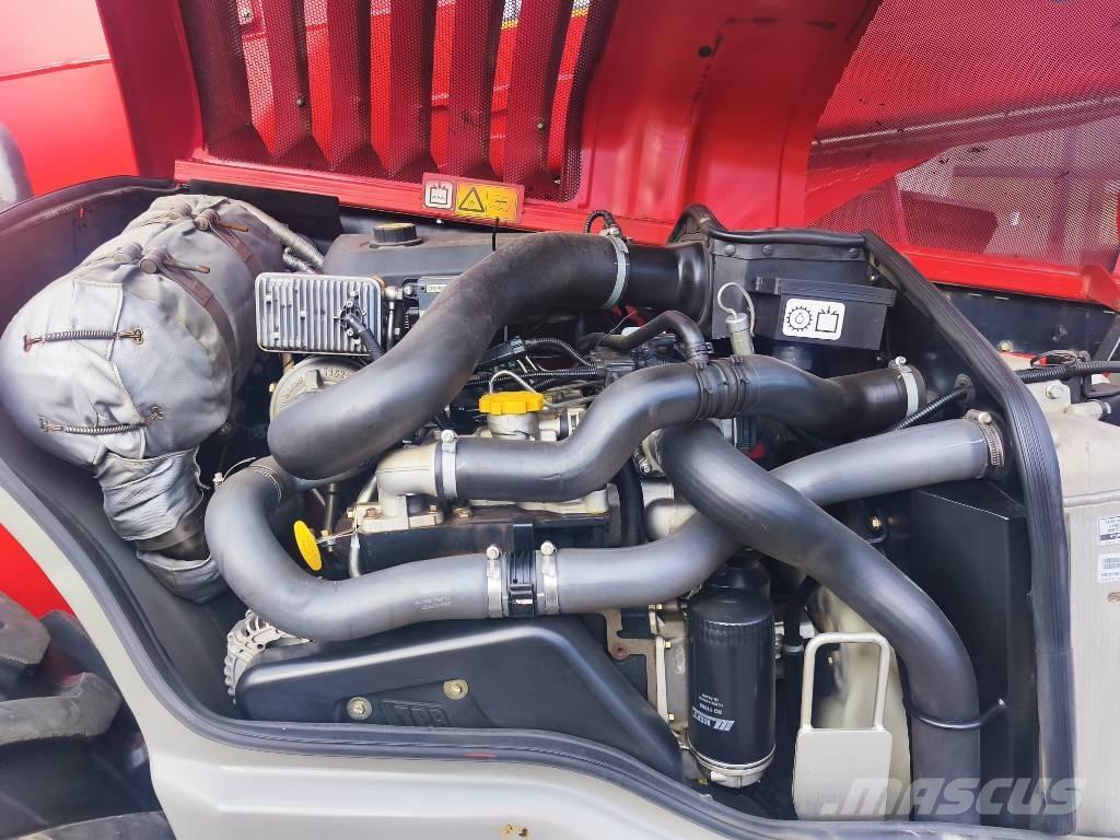 JCB 540-200 مناولات متداخلة