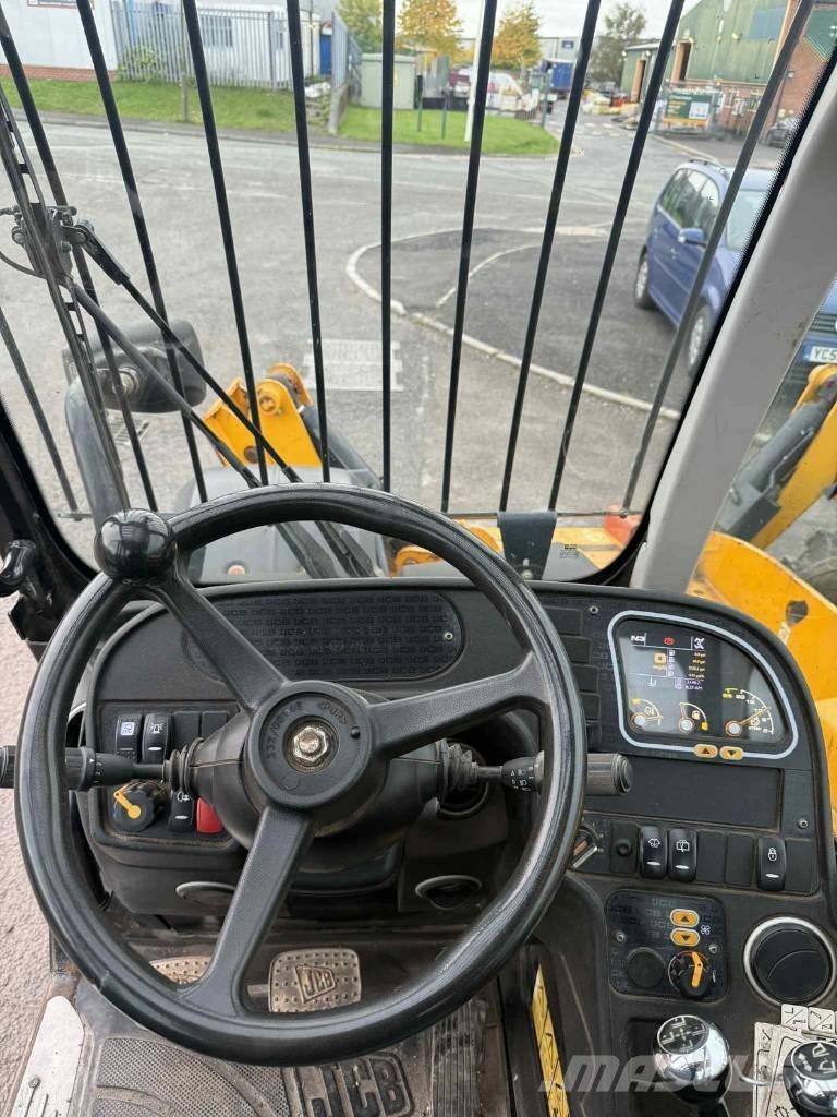 JCB 540-140 مناولات متداخلة