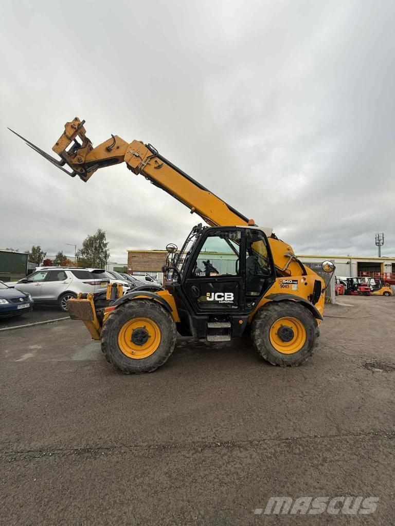 JCB 540-140 مناولات متداخلة