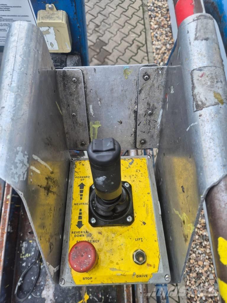 UpRight MX19 رافعات مقصية الشكل