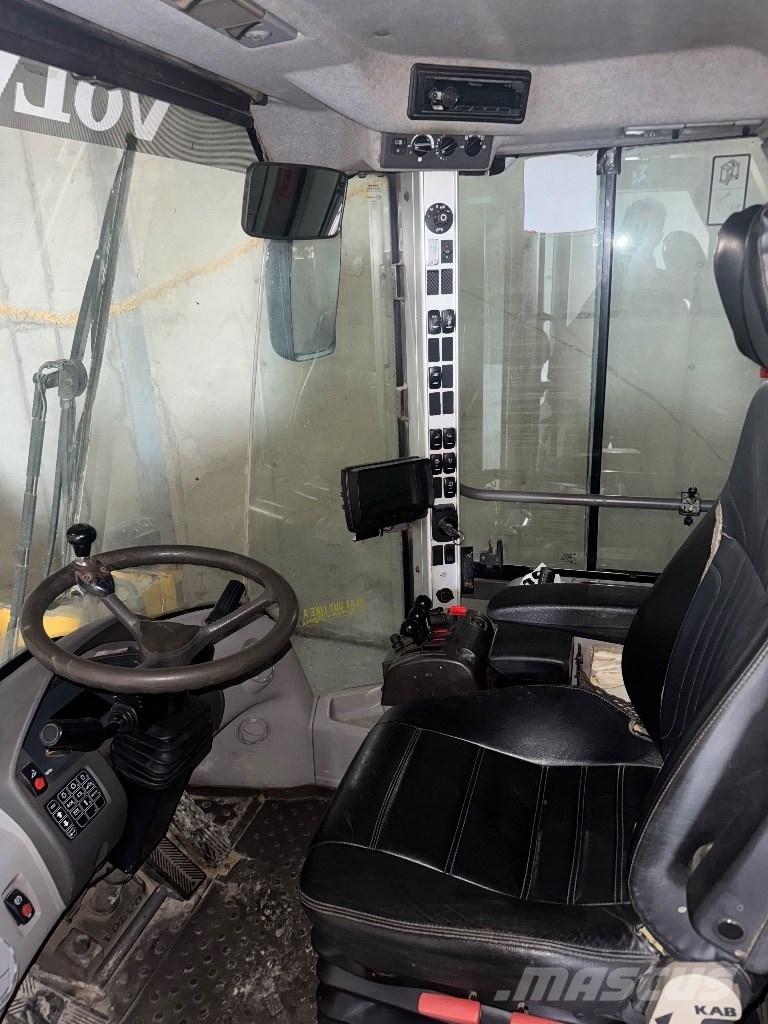 Volvo L110F لوادر بعجل