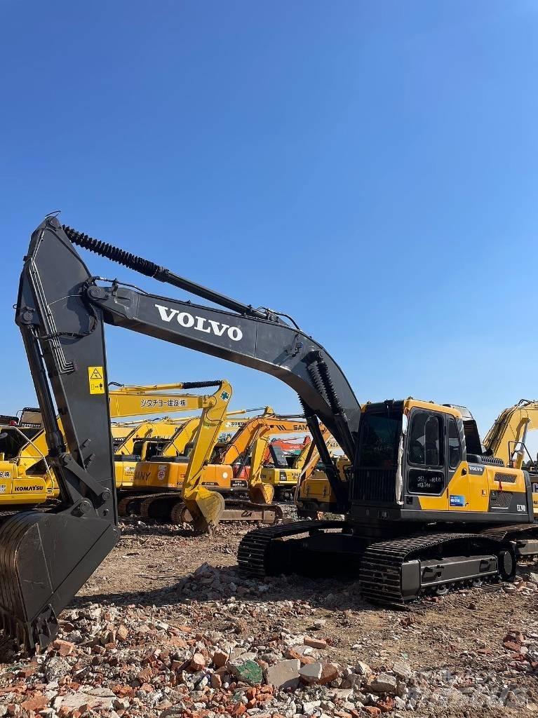 Volvo EC240D حفارات زحافة