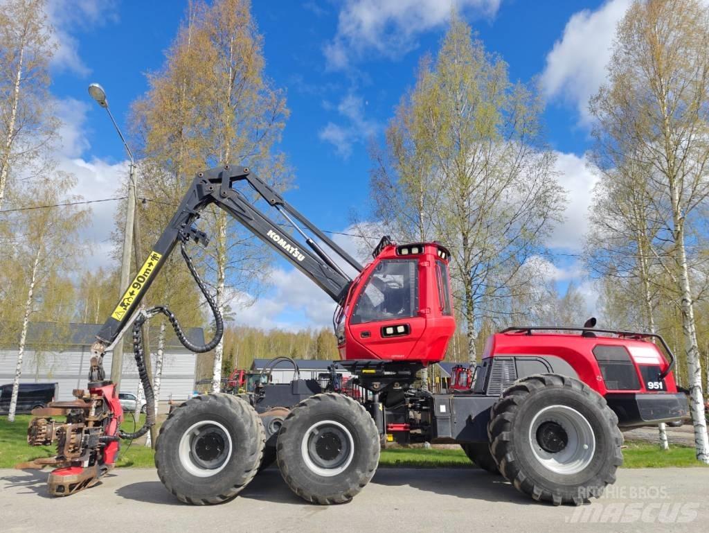 Komatsu 951 حصادات