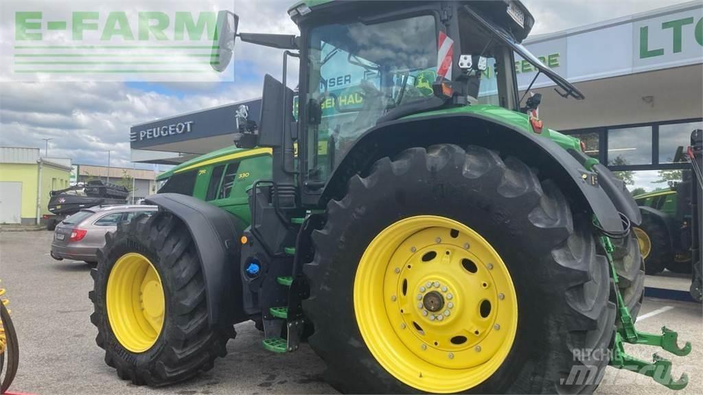 John Deere 7R 330 الجرارات