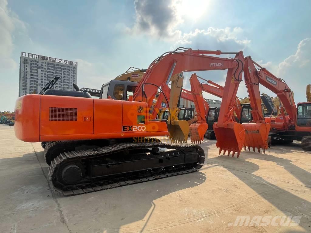 Hitachi EX 200 حفارات زحافة