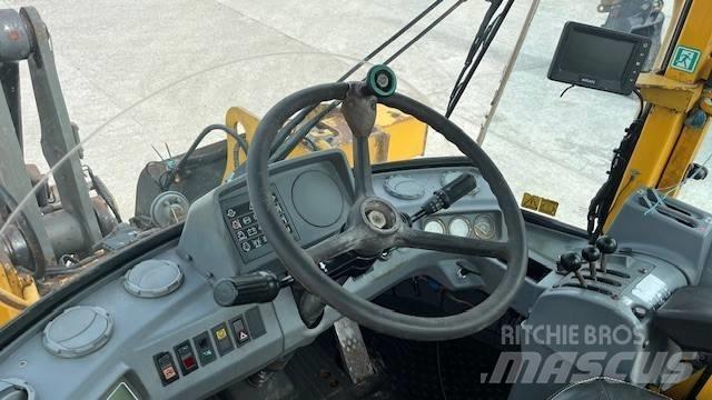 Volvo L 90 لوادر بعجل