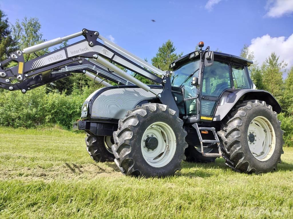 Valtra T120 Hitech الجرارات