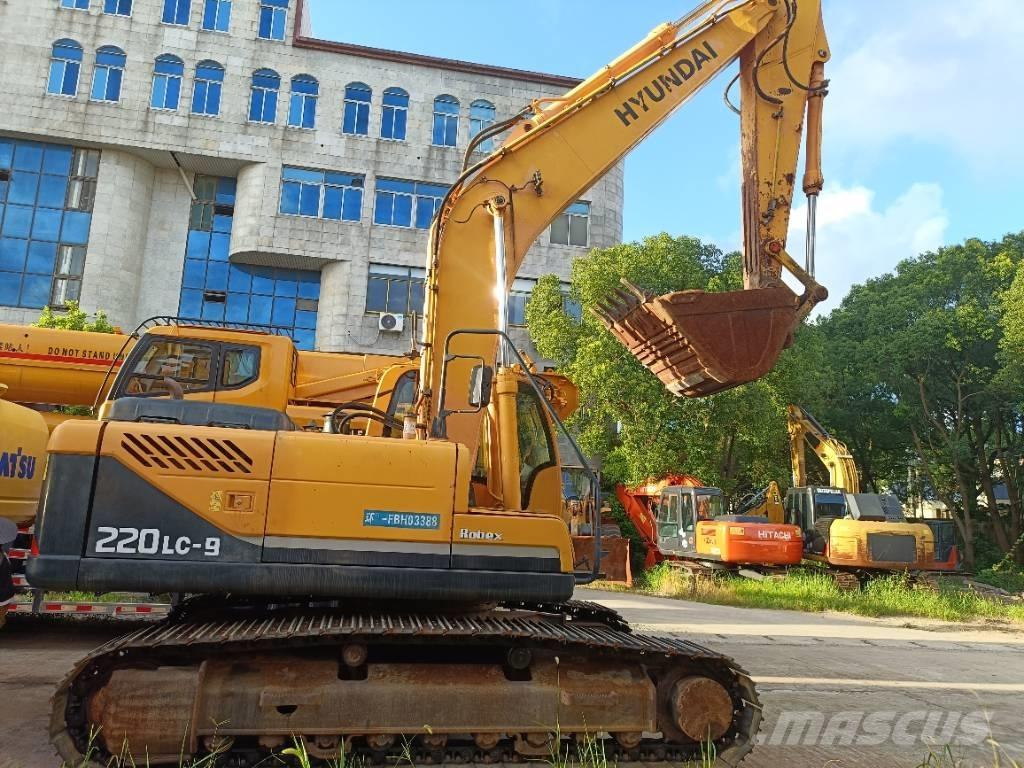 Hyundai R220LC-9 حفارات زحافة