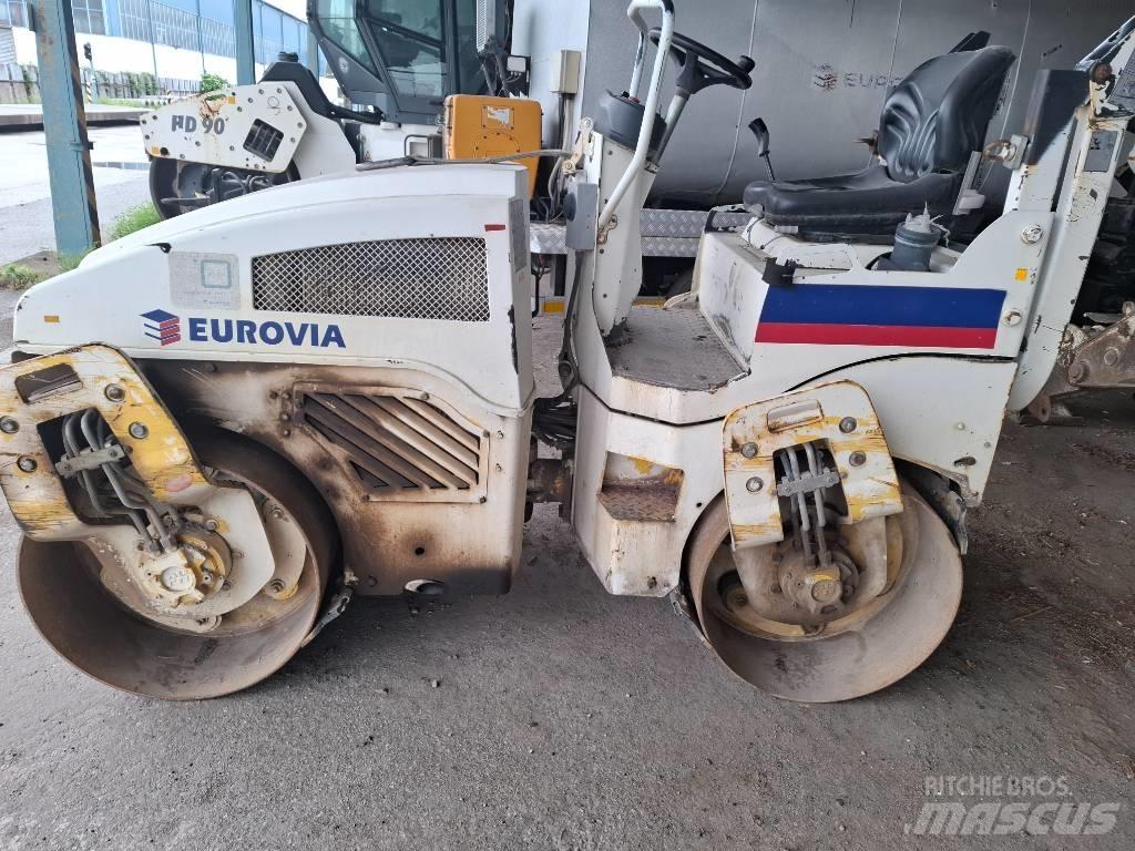 Bomag BW 120 AD-4 مداحل ثنائية الاسطوانة