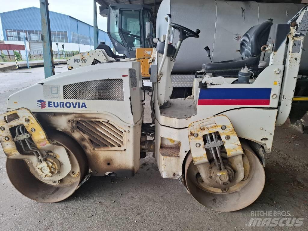 Bomag BW 120 AD-4 مداحل ثنائية الاسطوانة