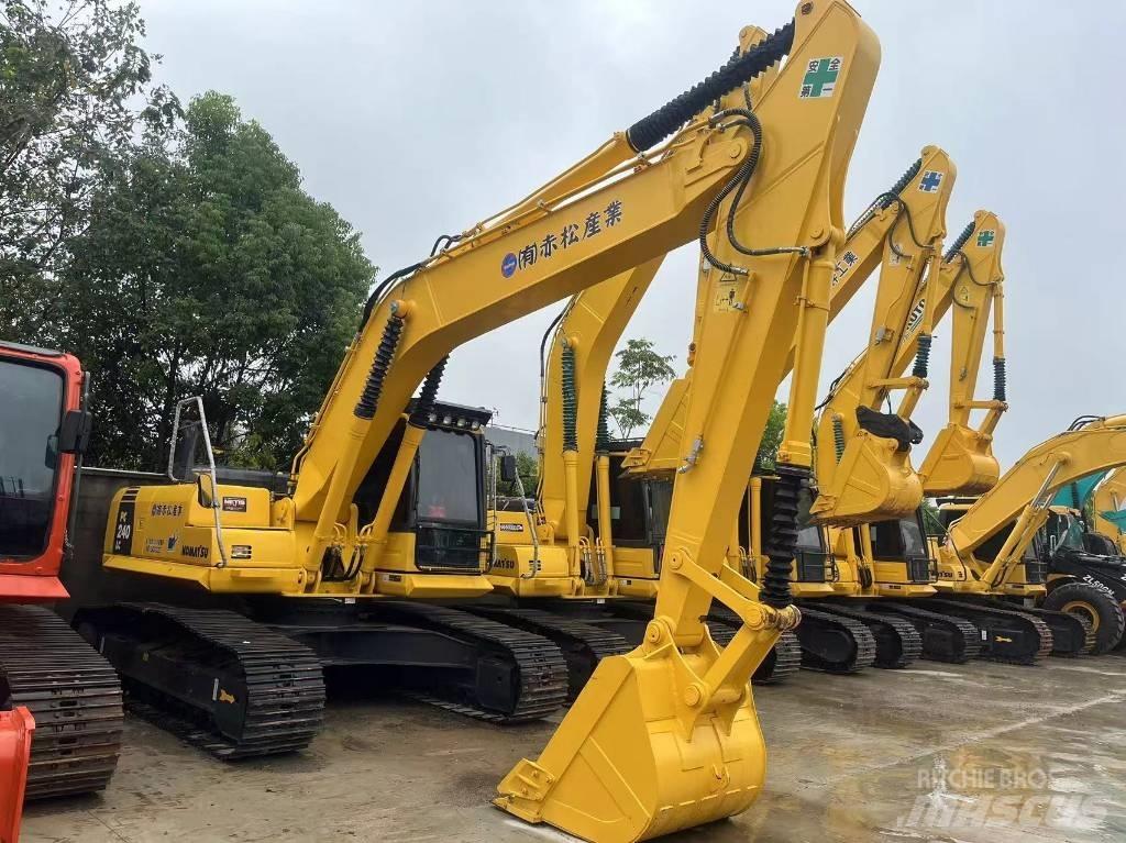 Komatsu PC 240 LC حفارات زحافة
