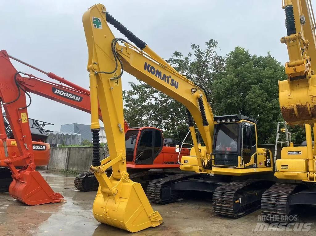 Komatsu PC 240 LC حفارات زحافة