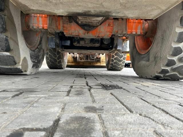 Doosan DL 200 لوادر بعجل