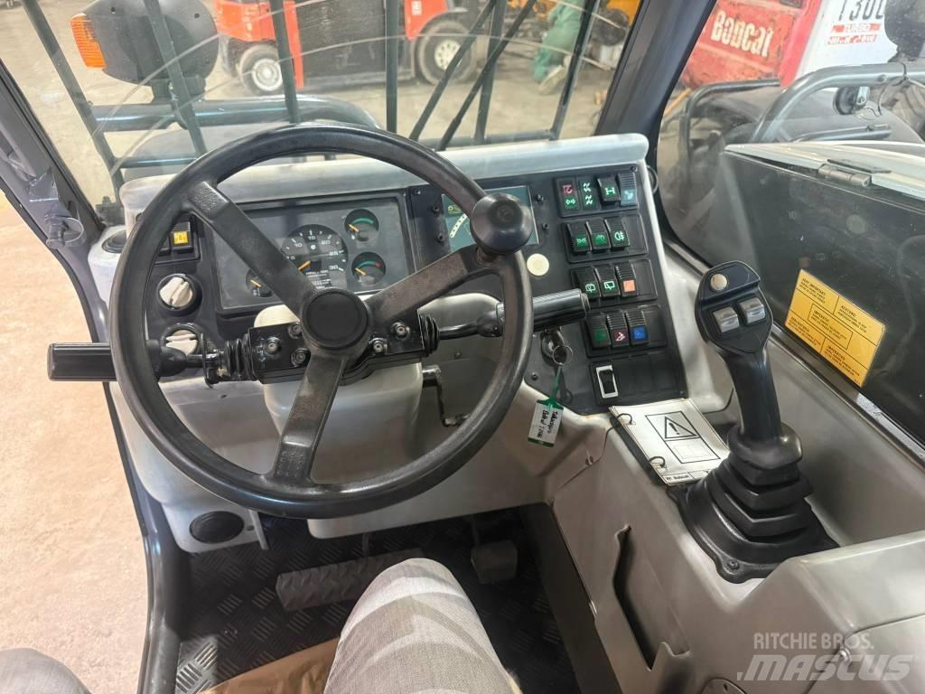 Bobcat T 2556, T2556 معدات مناولة لأغراض الزراعة