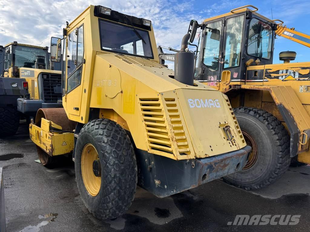 Bomag D177D-3 مداحل أحادية الأسطوانة