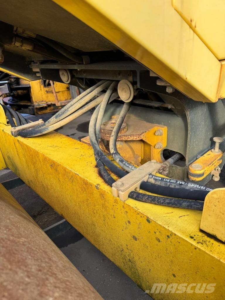 Bomag D177D-3 مداحل أحادية الأسطوانة