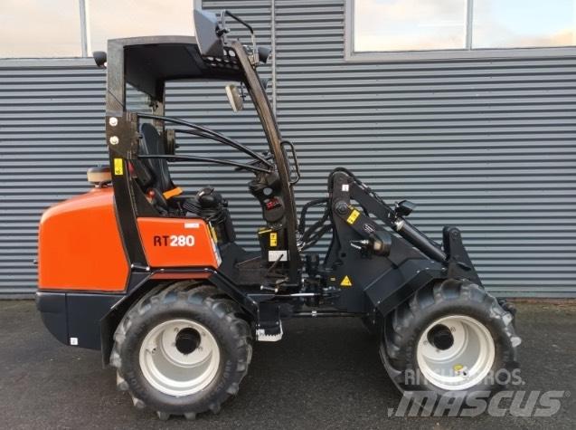 Kubota RT 280 لوادر صغيرة