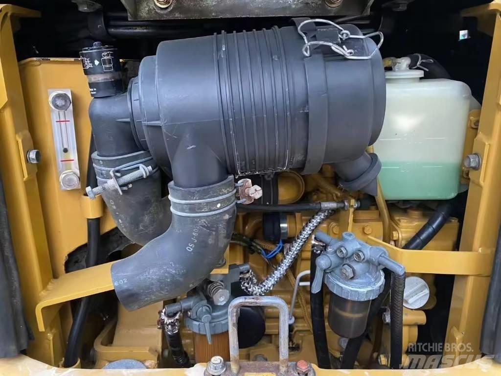 CAT 301.5 CR حفارات صغيرة أقل من 7 طن (حفارات صغيرة)