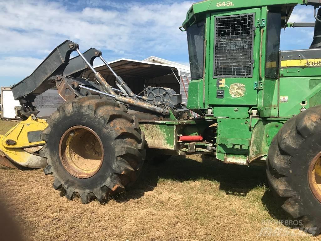 John Deere 648 L ساحبات الأشجار