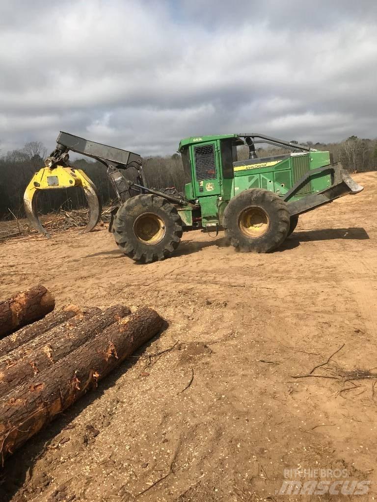 John Deere 648 L ساحبات الأشجار