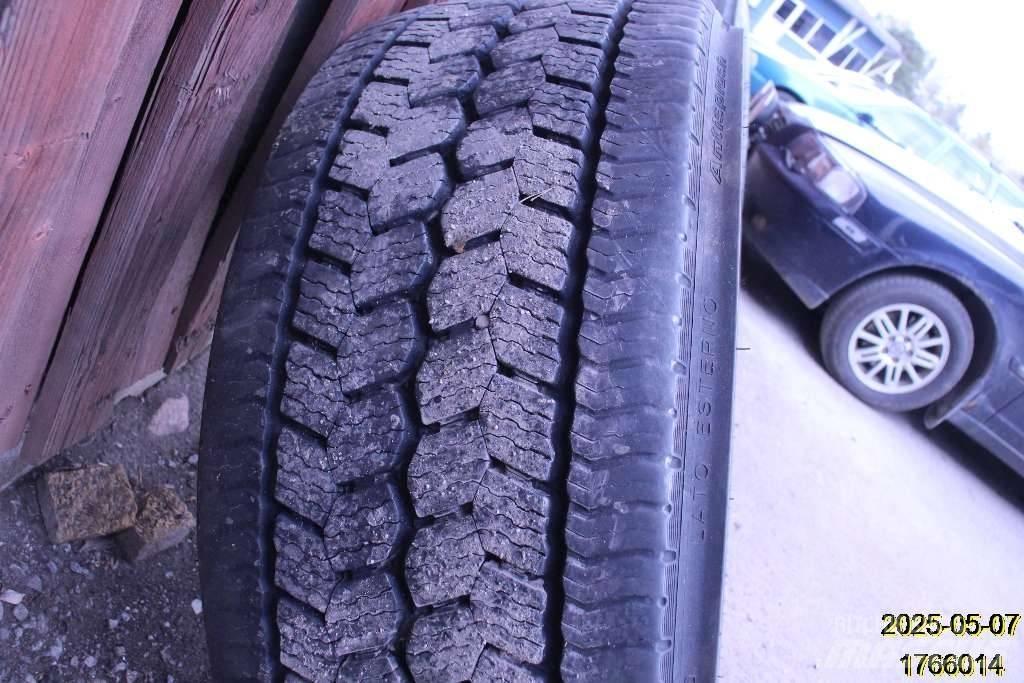 Michelin X MULTI الإطارات والعجلات والحافات